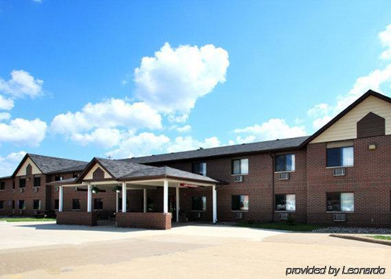 Econo Lodge Inn & Suites Dubuque Eksteriør bilde