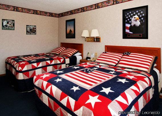 Econo Lodge Inn & Suites Dubuque Rom bilde
