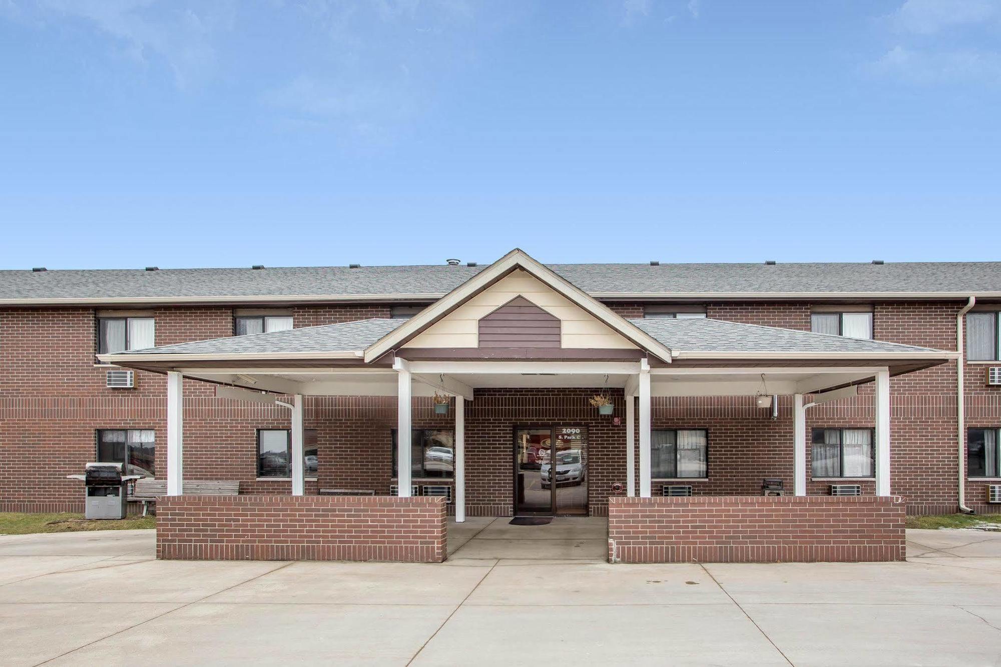 Econo Lodge Inn & Suites Dubuque Eksteriør bilde