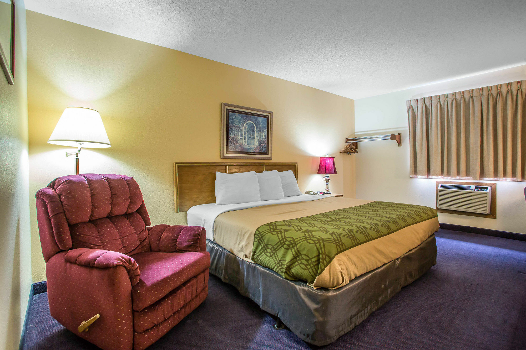 Econo Lodge Inn & Suites Dubuque Eksteriør bilde