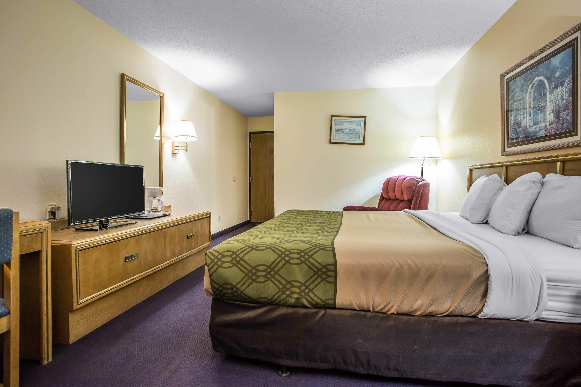 Econo Lodge Inn & Suites Dubuque Eksteriør bilde